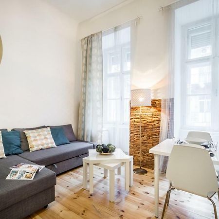 Bpr Bright Sapphire Apartment Budapest Luaran gambar