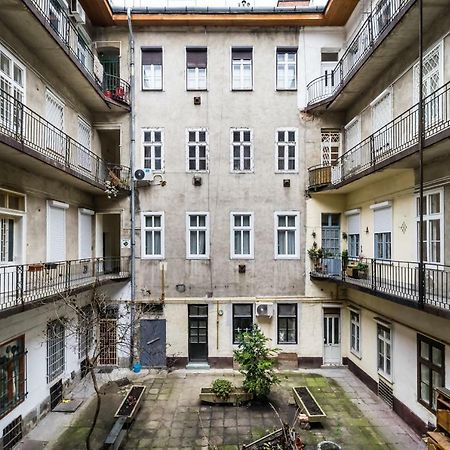 Bpr Bright Sapphire Apartment Budapest Luaran gambar