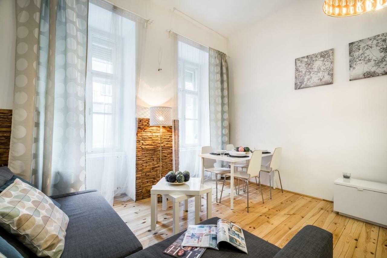 Bpr Bright Sapphire Apartment Budapest Luaran gambar