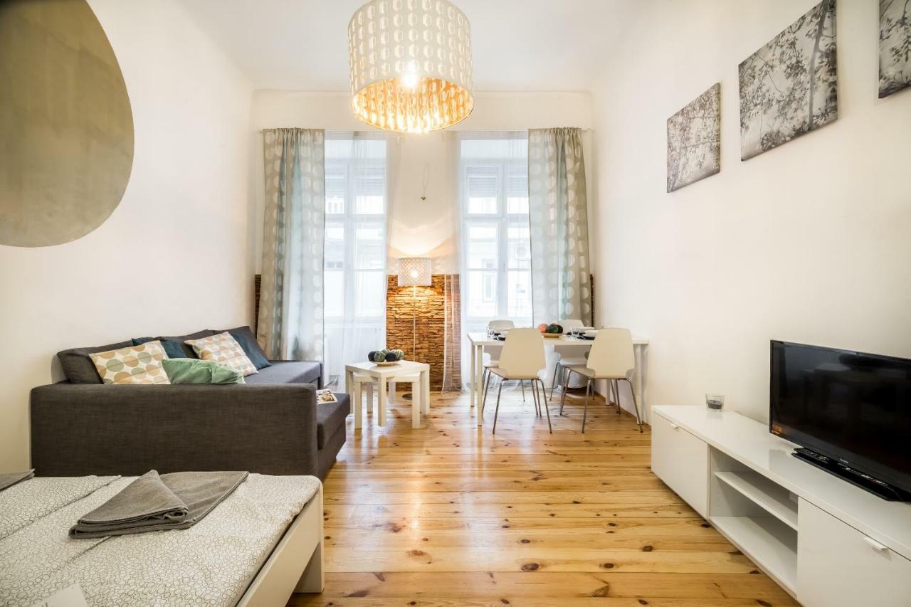 Bpr Bright Sapphire Apartment Budapest Luaran gambar