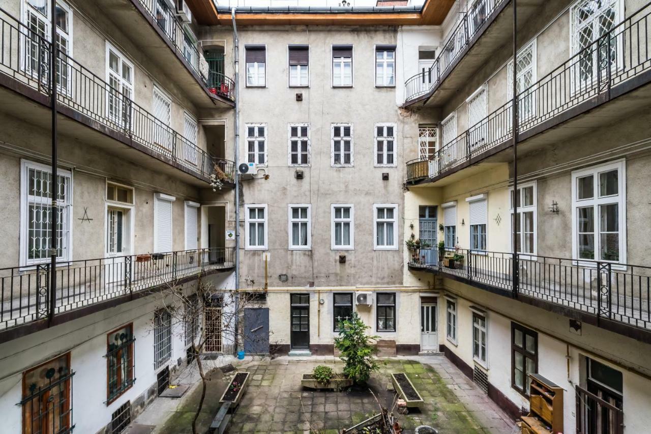 Bpr Bright Sapphire Apartment Budapest Luaran gambar